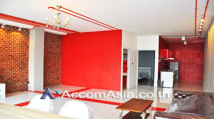 unit 1 Bedroom  Apartment For Rent in Sukhumvit, Bangkok  near BTS Ekkamai (AA11613)