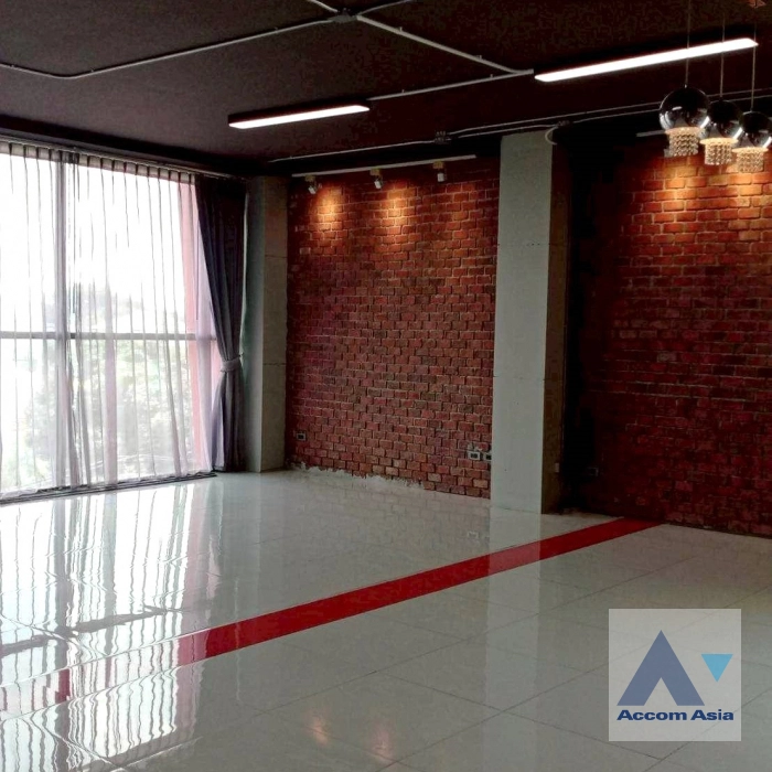 unitHome Office, Split-type Air |  Apartment For Rent in Sukhumvit, Bangkok  near BTS Ekkamai (AA11614)