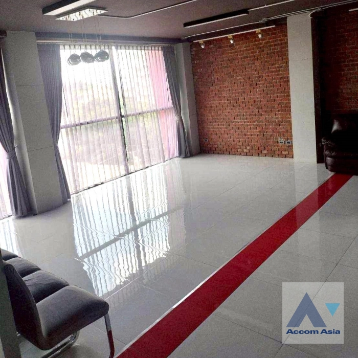  1  Apartment For Rent in Sukhumvit ,Bangkok BTS Ekkamai at Modern Interiors AA11614
