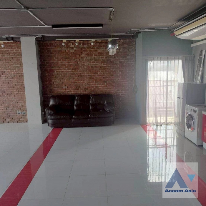  1  Apartment For Rent in Sukhumvit ,Bangkok BTS Ekkamai at Modern Interiors AA11614