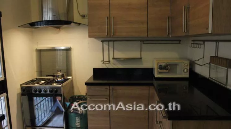 Pet friendly |  4 Bedrooms  House For Rent in Phaholyothin, Bangkok  near BTS Ari (AA11623)