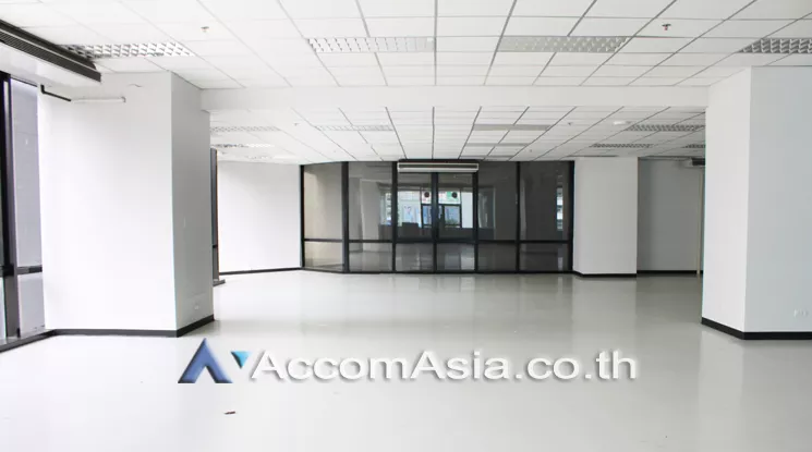 4  Office Space For Rent in Ratchadapisek ,Bangkok MRT Rama 9 at Chamnan Phenjati Business Center AA11629