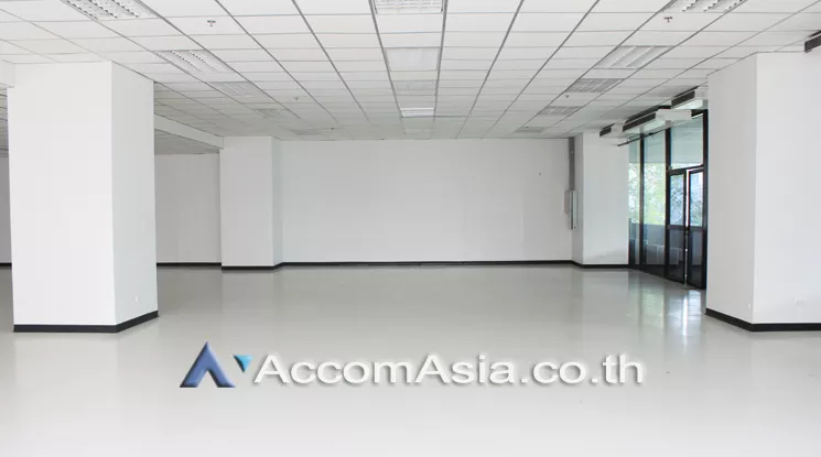 5  Office Space For Rent in Ratchadapisek ,Bangkok MRT Rama 9 at Chamnan Phenjati Business Center AA11629