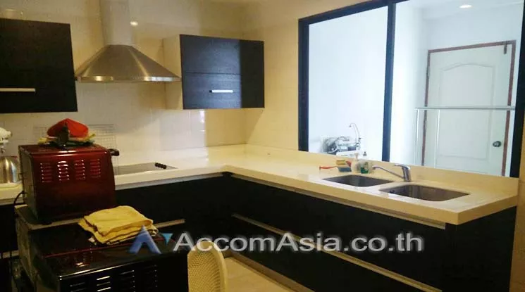  3 Bedrooms  Condominium For Rent in Sathorn, Bangkok  near BRT Wat Dan (21066)