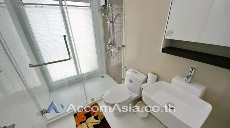  1 Bedroom  Condominium For Sale in Sukhumvit, Bangkok  near BTS Phra khanong (AA11656)