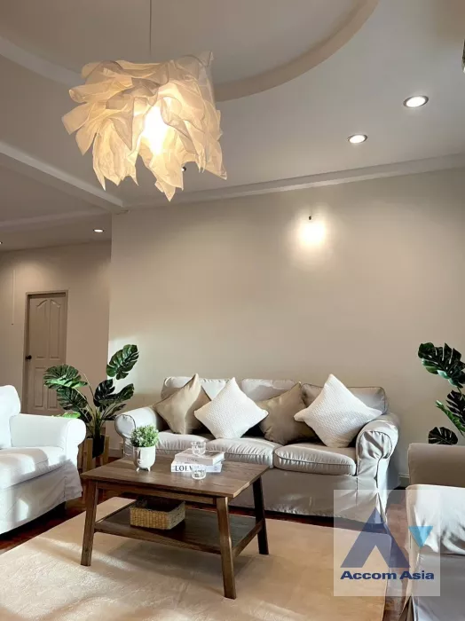  1  3 br Apartment For Rent in Sukhumvit ,Bangkok BTS Phrom Phong - MRT Phetchaburi at Classic Residence AA11662