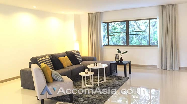 Pet friendly |  Low Rised Building Apartment  3 Bedroom for Rent BTS Thong Lo in Sukhumvit Bangkok