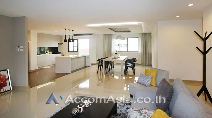  1  3 br Apartment For Rent in Sukhumvit ,Bangkok BTS Thong Lo at Low Rised Building AA11707
