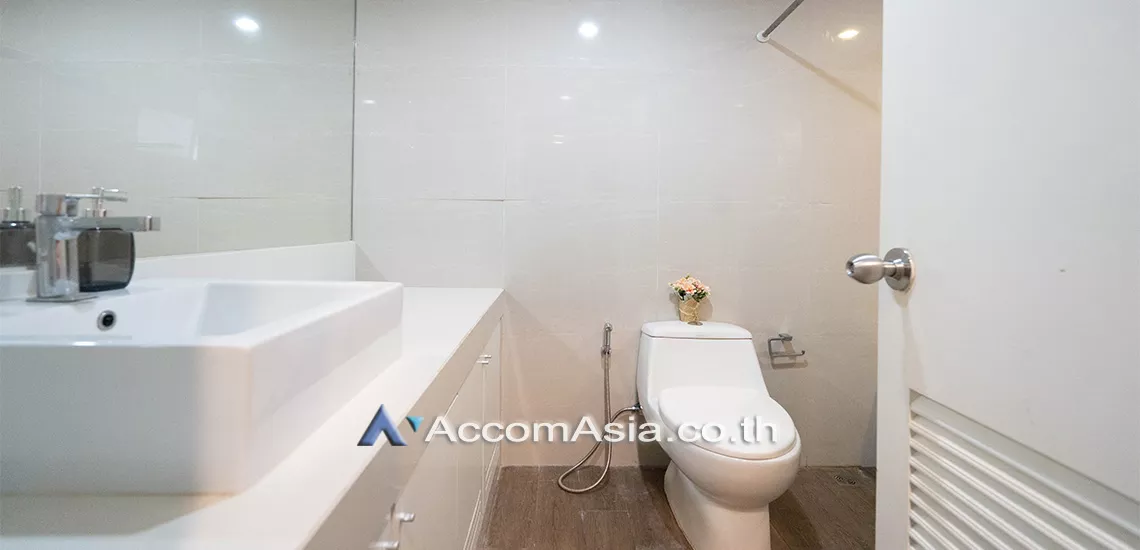 10  3 br Apartment For Rent in Sukhumvit ,Bangkok BTS Thong Lo at Low Rised Building AA11708