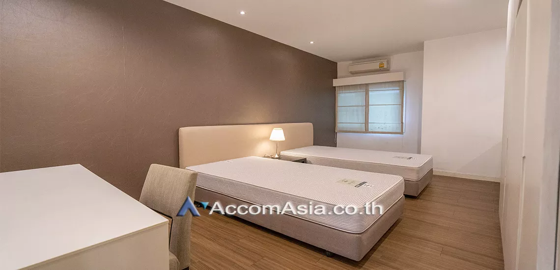 6  3 br Apartment For Rent in Sukhumvit ,Bangkok BTS Thong Lo at Low Rised Building AA11709