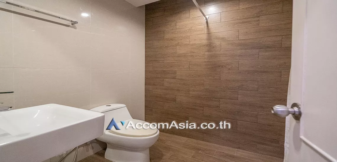 9  3 br Apartment For Rent in Sukhumvit ,Bangkok BTS Thong Lo at Low Rised Building AA11709