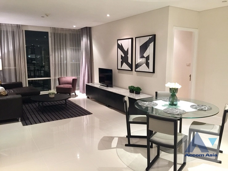 Pet friendly |  Fullerton Sukhumvit Condominium  2 Bedroom for Rent BTS Ekkamai in Sukhumvit Bangkok