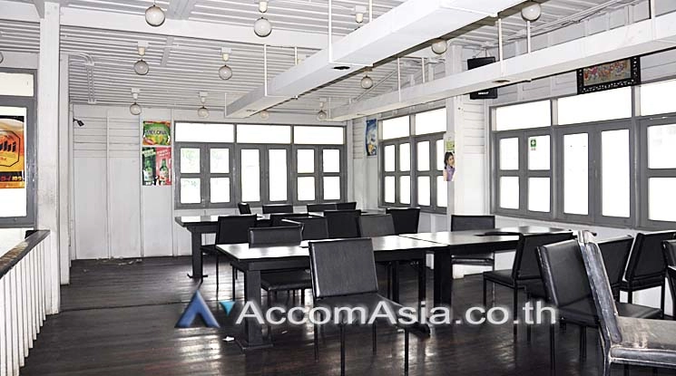 4  Studio House For Rent in Ploenchit ,Bangkok BTS Chitlom AA11726