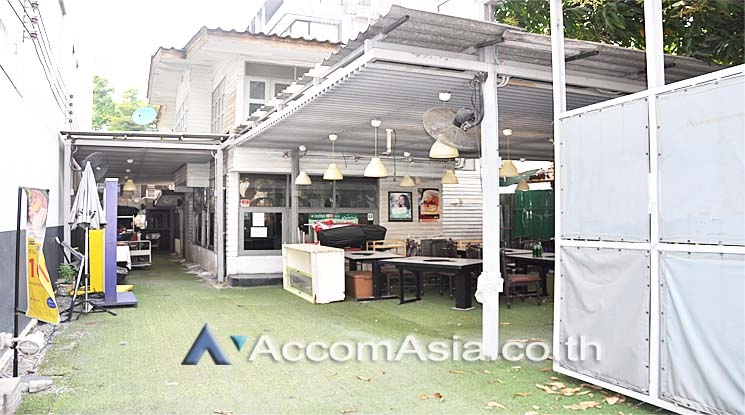 5  Studio House For Rent in Ploenchit ,Bangkok BTS Chitlom AA11726