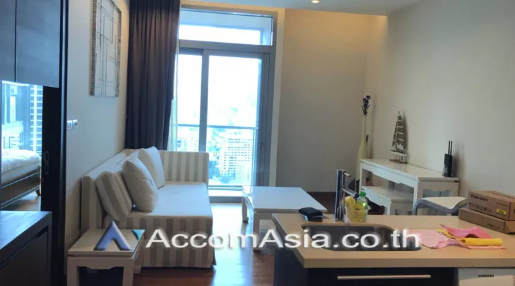 Oriental Residence Bangkok Condominium  1 Bedroom for Sale & Rent BTS Ploenchit in Ploenchit Bangkok