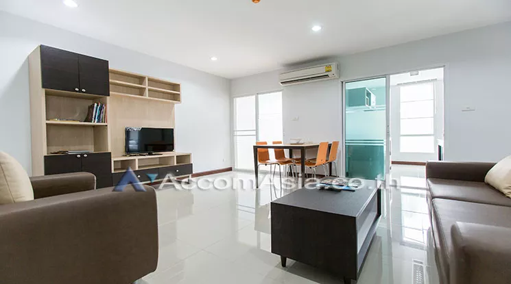  Low Rised Building Apartment  2 Bedroom for Rent BTS Ekkamai in Sukhumvit Bangkok