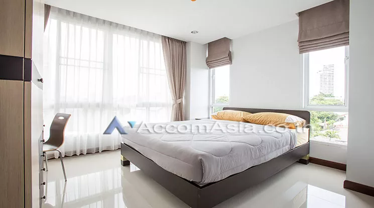  2 Bedrooms  Apartment For Rent in Sukhumvit, Bangkok  near BTS Ekkamai (AA11746)