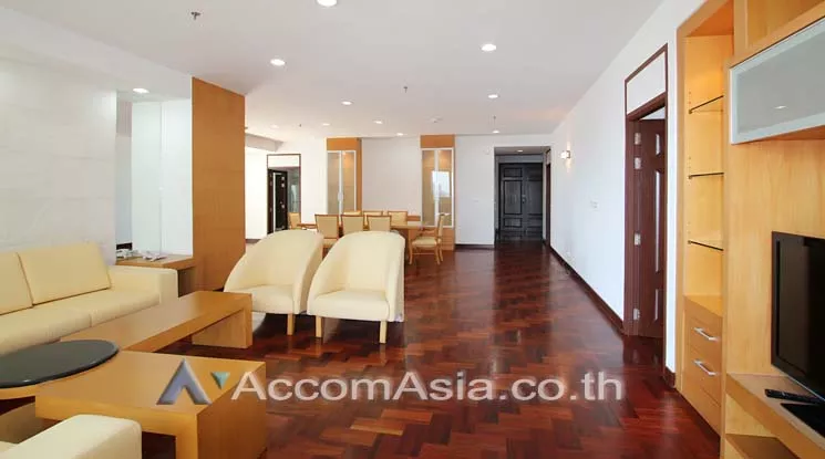 unit 3 Bedrooms  Apartment For Rent in Sukhumvit, Bangkok  near BTS Phrom Phong (AA11750)