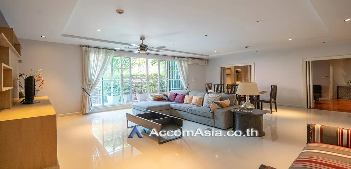  3 Bedrooms  Apartment For Rent in Ploenchit, Bangkok  near BTS Ploenchit (AA11753)