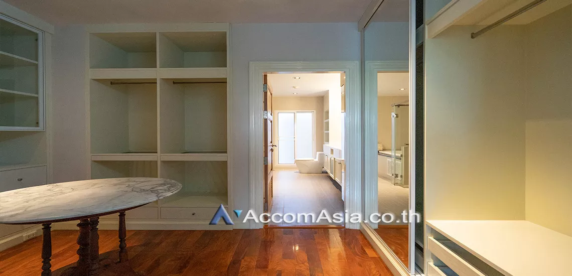 12  3 br Apartment For Rent in Ploenchit ,Bangkok BTS Ploenchit at Set in Peaceful Location AA11753