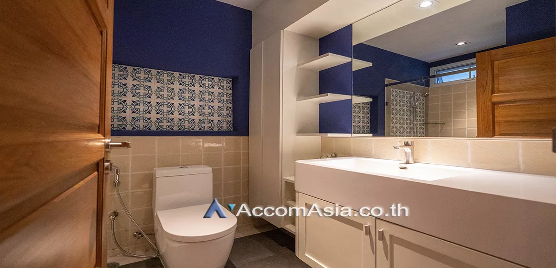 13  3 br Apartment For Rent in Ploenchit ,Bangkok BTS Ploenchit at Set in Peaceful Location AA11753
