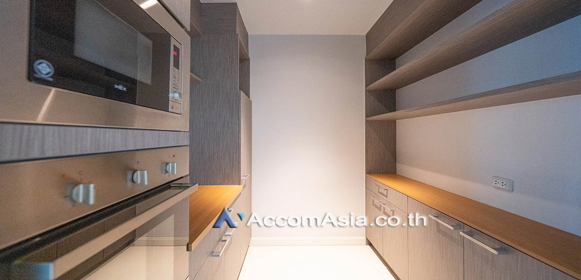 6  3 br Apartment for rent and sale in Ploenchit ,Bangkok BTS Ploenchit at Set in Peaceful Location AA11753