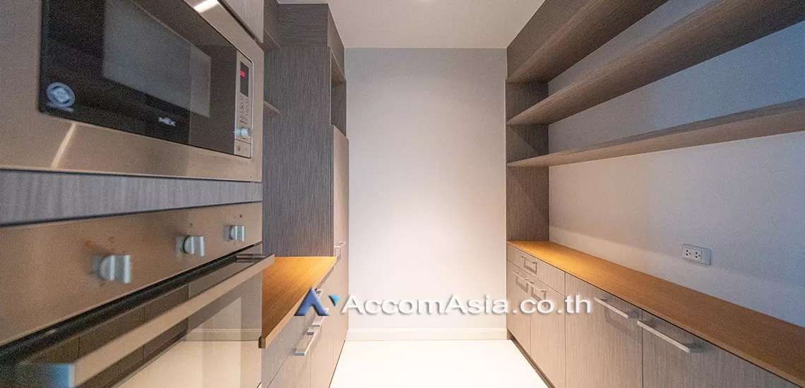 6  3 br Apartment For Rent in Ploenchit ,Bangkok BTS Ploenchit at Set in Peaceful Location AA11753