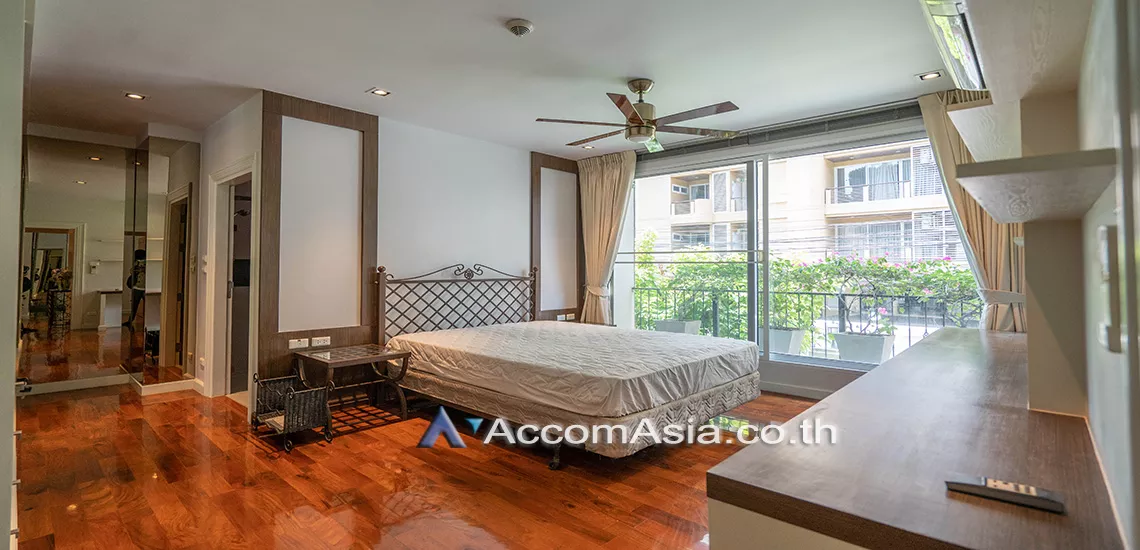 9  3 br Apartment For Rent in Ploenchit ,Bangkok BTS Ploenchit at Set in Peaceful Location AA11753