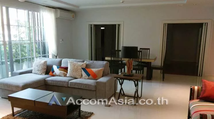  3 Bedrooms  Apartment For Rent in Ploenchit, Bangkok  near BTS Ploenchit (AA11754)