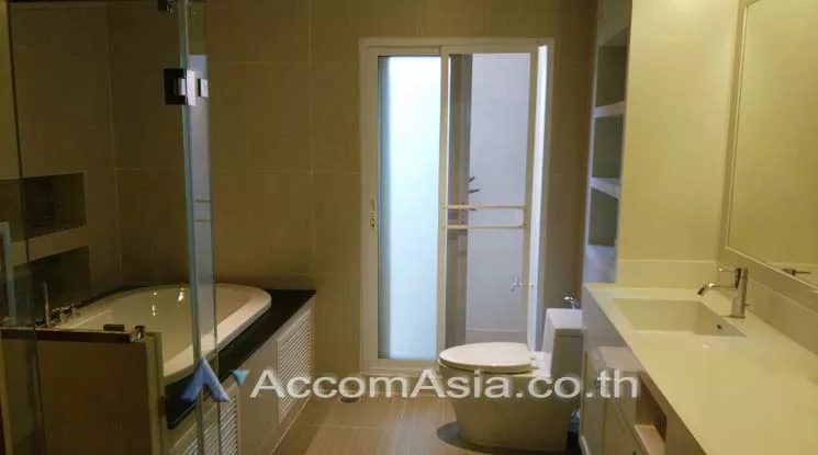 5  3 br Apartment For Rent in Ploenchit ,Bangkok BTS Ploenchit at Set  in Peaceful location AA11754