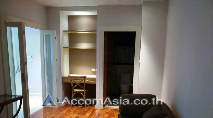 6  3 br Apartment For Rent in Ploenchit ,Bangkok BTS Ploenchit at Set  in Peaceful location AA11754