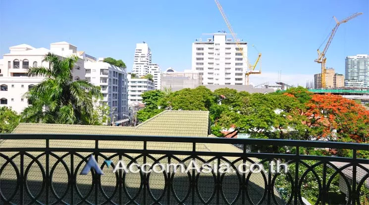unit 3 Bedrooms  Apartment For Rent in Sukhumvit, Bangkok  near BTS Thong Lo (AA11767)