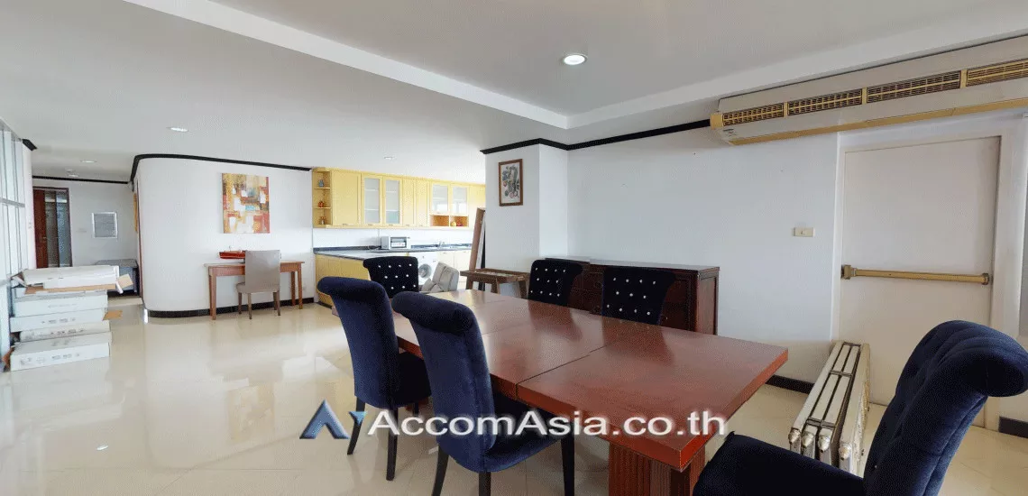 Pet friendly |  3 Bedrooms  Condominium For Sale in Sukhumvit, Bangkok  near BTS Ekkamai (AA11770)