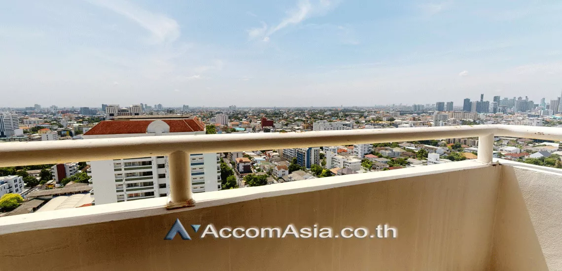 7  3 br Condominium For Sale in Sukhumvit ,Bangkok BTS Ekkamai at Casa Viva AA11770
