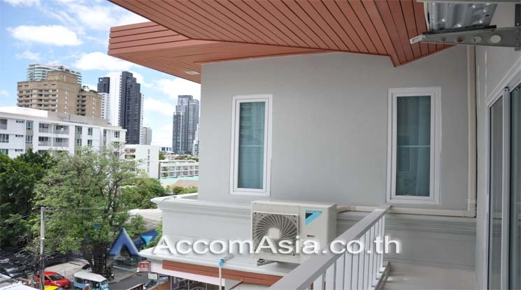 4  2 br Apartment For Rent in Sukhumvit ,Bangkok BTS Thong Lo at Low rise Building AA11772