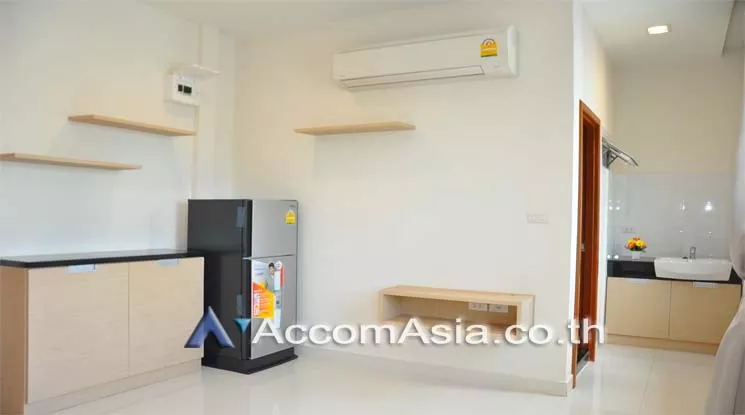  1  Apartment For Rent in Sukhumvit ,Bangkok BTS Thong Lo at Low rise Building AA11776