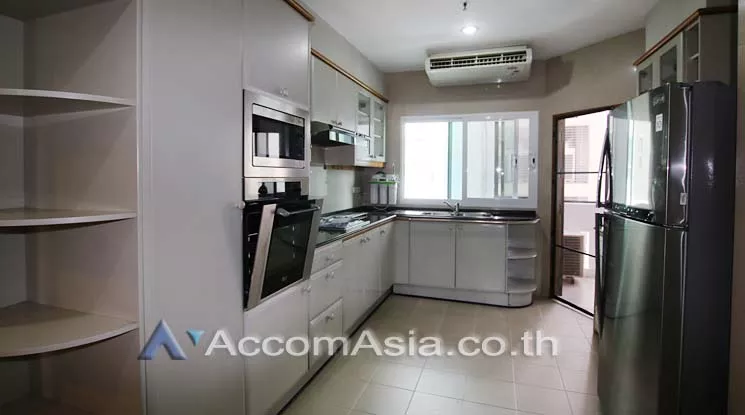 unit 3 Bedrooms  Apartment For Rent in Sukhumvit, Bangkok  near BTS Asok - MRT Sukhumvit (AA11840)