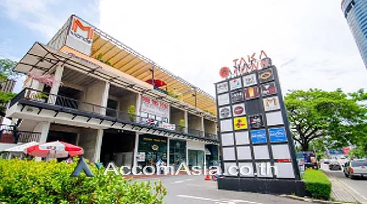  Retail / showroom For Rent in Sukhumvit, Bangkok  near BTS Phrom Phong - MRT Phetchaburi (AA11847)