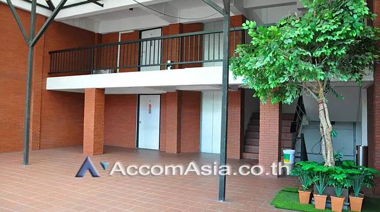 5  Retail / Showroom For Rent in Sukhumvit ,Bangkok BTS Phrom Phong - MRT Phetchaburi at Taka Town AA11847