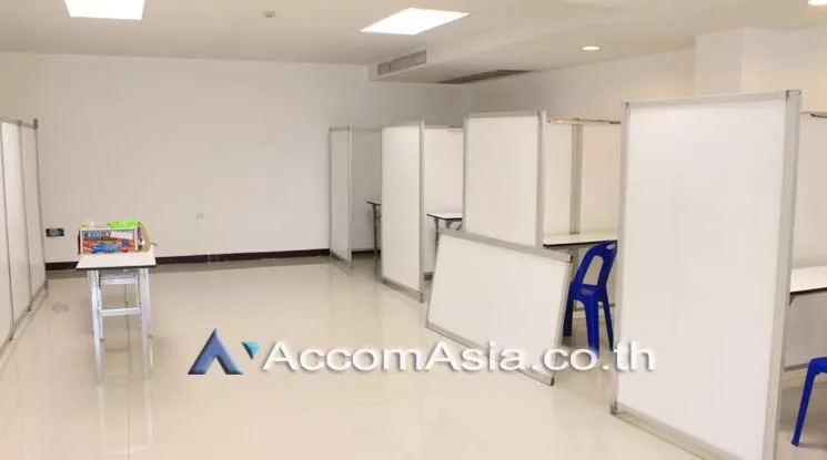  1  Office Space For Rent in Sukhumvit ,Bangkok BTS Nana at Dhammalert Building AA11851