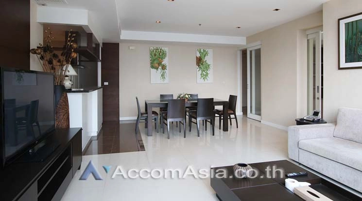  3 Bedrooms  Condominium For Rent in Ploenchit, Bangkok  near BTS Ploenchit (AA11852)