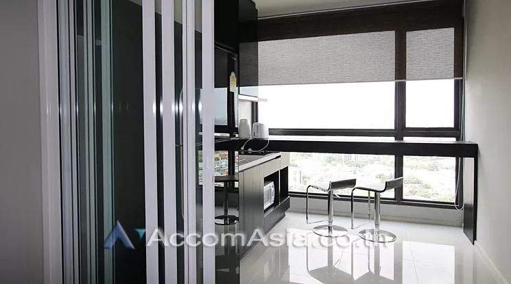  1 Bedroom  Condominium For Rent in Sukhumvit, Bangkok  near BTS Phra khanong (AA11858)