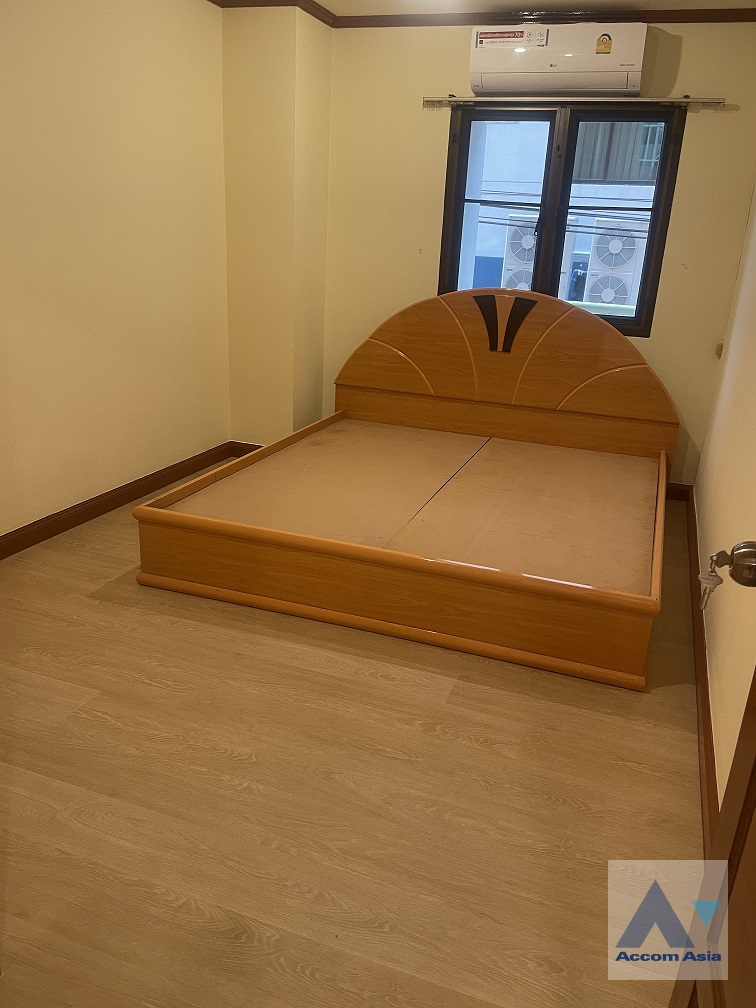 unit 2 Bedrooms  Condominium For Rent & Sale in Sukhumvit, Bangkok  near BTS Phrom Phong (AA11884)