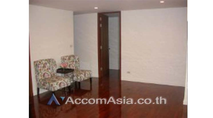  1  4 br Apartment For Rent in Silom ,Bangkok BTS Surasak at High-end Low Rise  AA11913