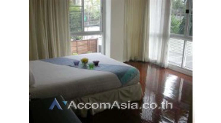 5  4 br Apartment For Rent in Silom ,Bangkok BTS Surasak at High-end Low Rise  AA11913