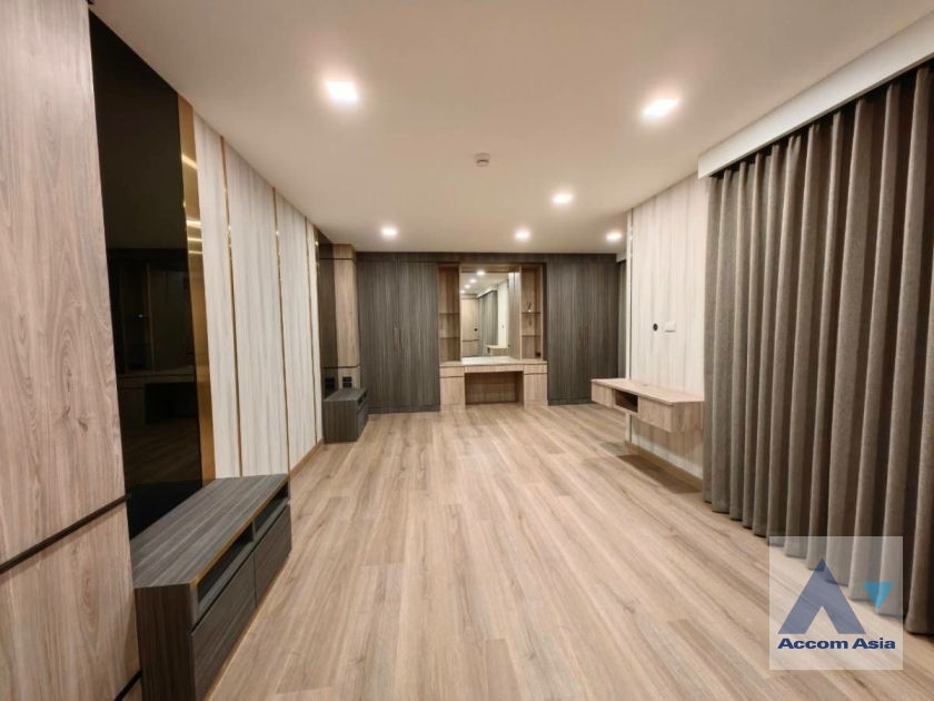  1  3 br Condominium For Rent in Ploenchit ,Bangkok BTS Chitlom at Somkid Gardens AA11917