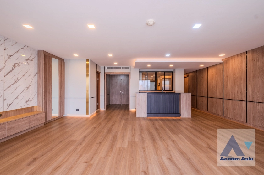 7  3 br Condominium for rent and sale in Ploenchit ,Bangkok BTS Chitlom at Somkid Gardens AA11917