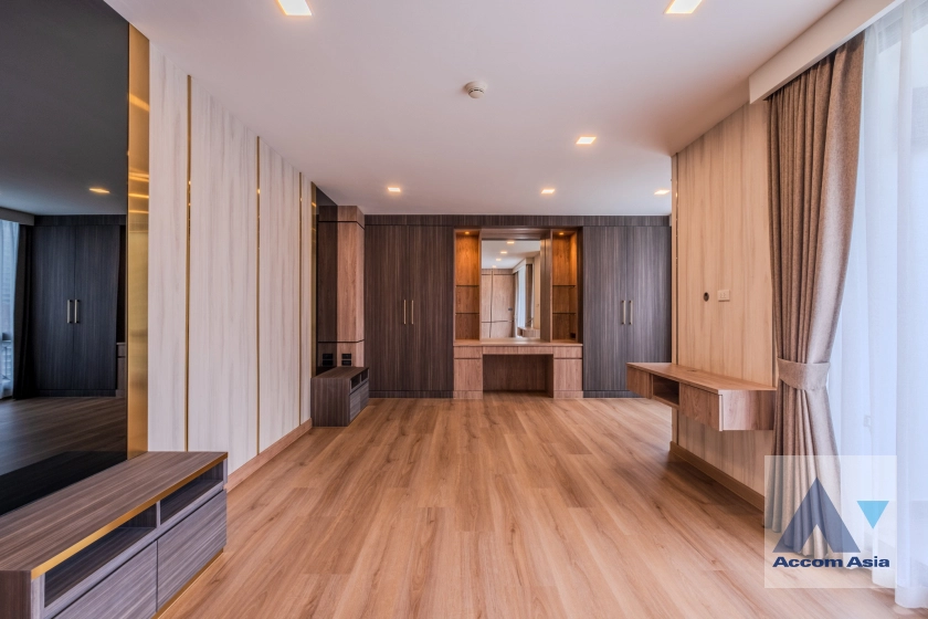 12  3 br Condominium for rent and sale in Ploenchit ,Bangkok BTS Chitlom at Somkid Gardens AA11917