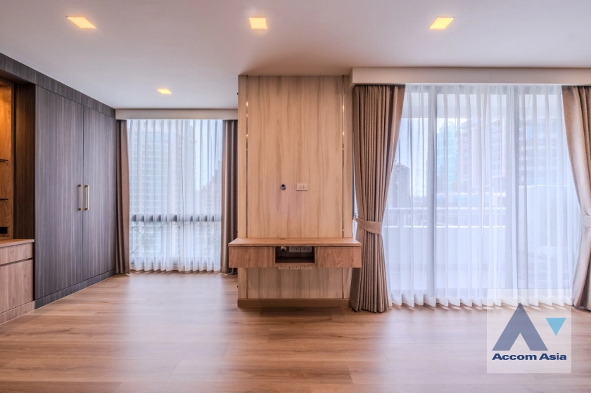 13  3 br Condominium for rent and sale in Ploenchit ,Bangkok BTS Chitlom at Somkid Gardens AA11917