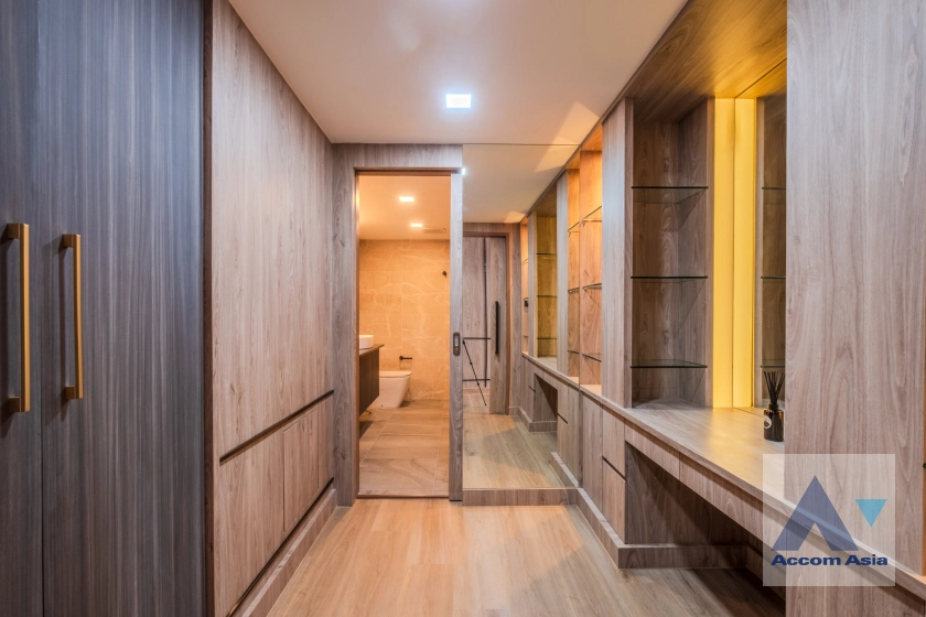 16  3 br Condominium for rent and sale in Ploenchit ,Bangkok BTS Chitlom at Somkid Gardens AA11917